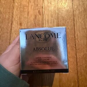 Lancome Absolue Soft Cream - Silver Packaging